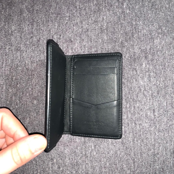 Men’s Louis Vuitton wallet - Picture 3 of 4